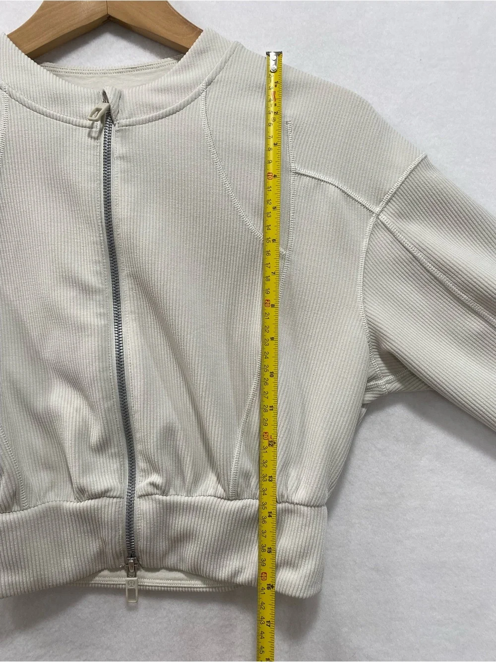 Lululemon Ribbed Softstreme Cropped Jacket Bone White Cream Size 2 Coat